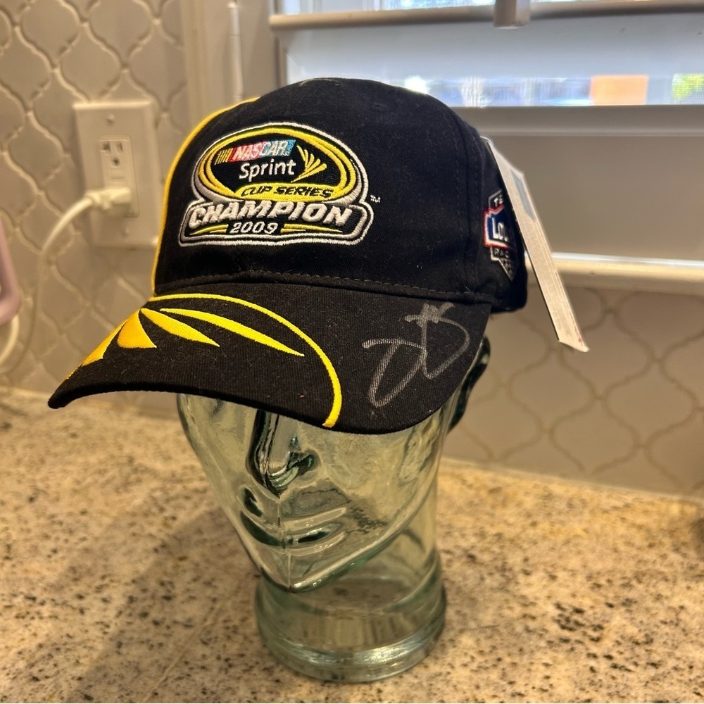 NASCAR Sprint Cup Series Champion 2009 Black Cap Jimmie Johnson autograph